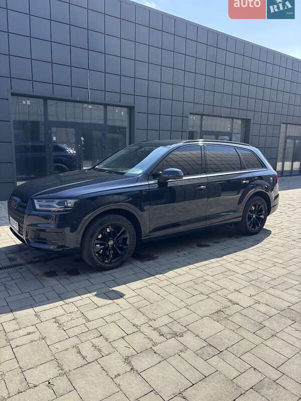 Внедорожник / Кроссовер Audi Q7 2017 в Тячеве