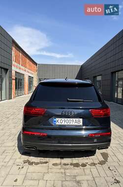 Внедорожник / Кроссовер Audi Q7 2017 в Тячеве