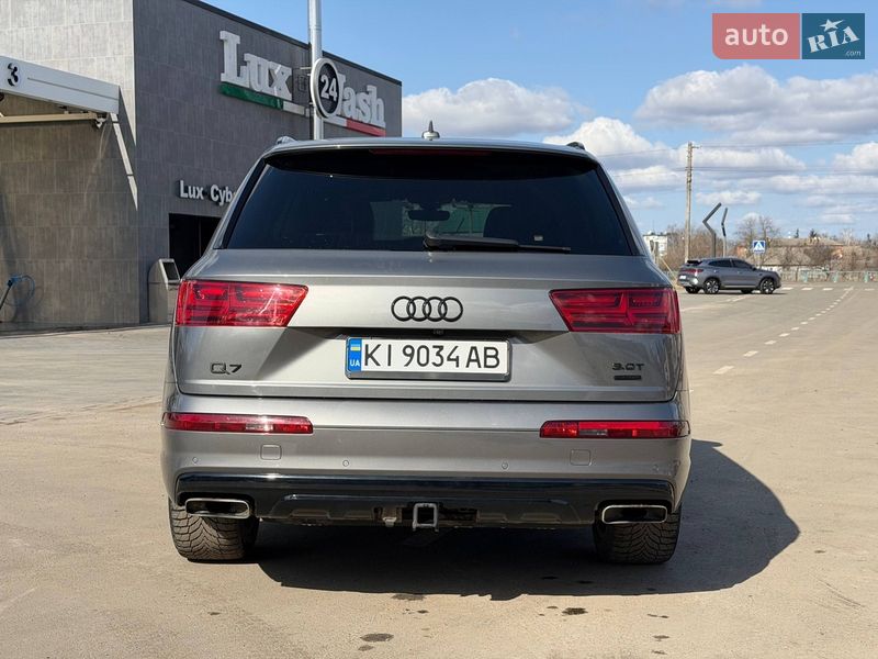 Позашляховик / Кросовер Audi Q7 2016 в Лубнах