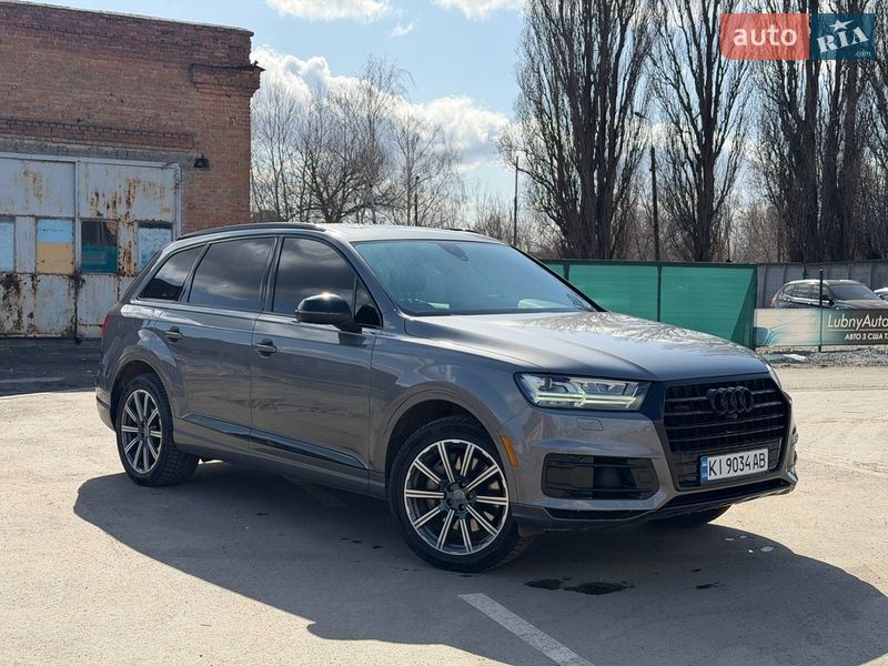 Позашляховик / Кросовер Audi Q7 2016 в Лубнах
