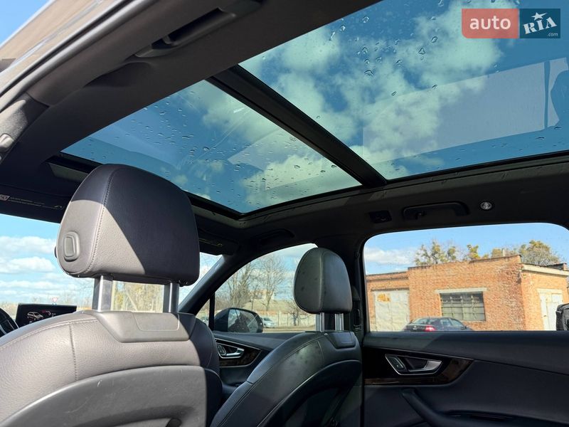 Позашляховик / Кросовер Audi Q7 2016 в Лубнах