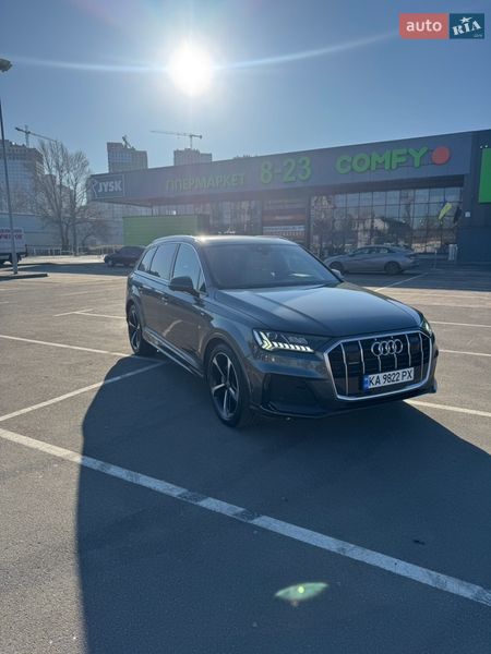 Внедорожник / Кроссовер Audi Q7 2021 в Киеве