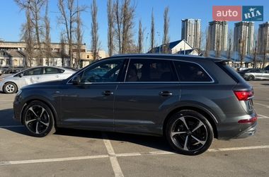 Внедорожник / Кроссовер Audi Q7 2021 в Киеве