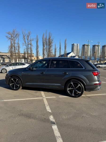 Внедорожник / Кроссовер Audi Q7 2021 в Киеве