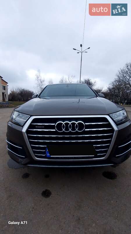 Позашляховик / Кросовер Audi Q7 2017 в Кропивницькому