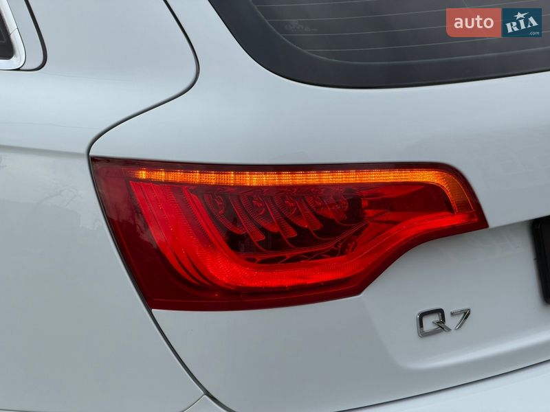 Внедорожник / Кроссовер Audi Q7 2011 в Ужгороде