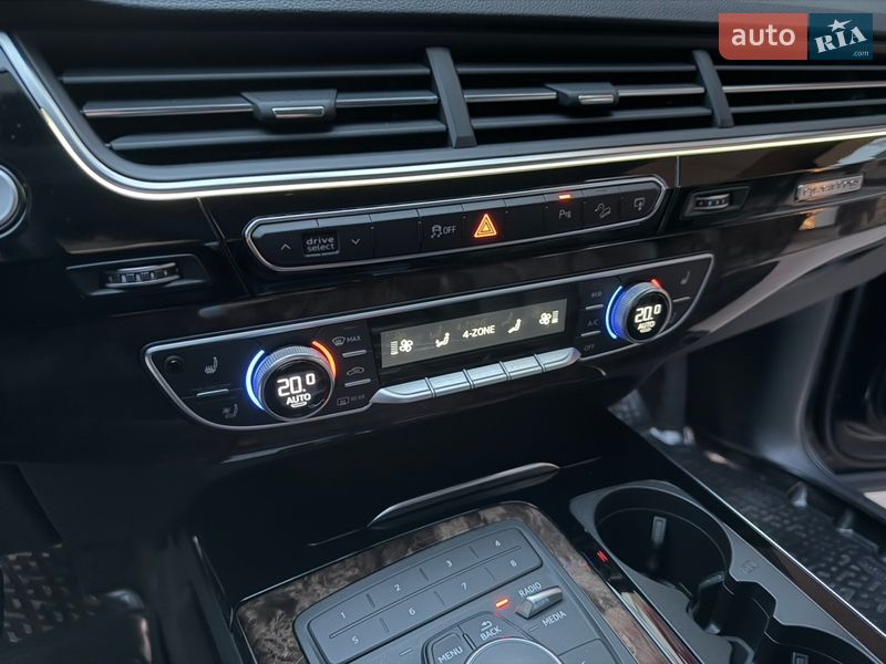 Внедорожник / Кроссовер Audi Q7 2016 в Хмельницком