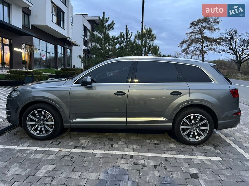 Внедорожник / Кроссовер Audi Q7 2017 в Киеве