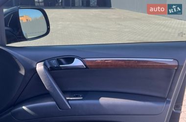 Внедорожник / Кроссовер Audi Q7 2011 в Нововолынске