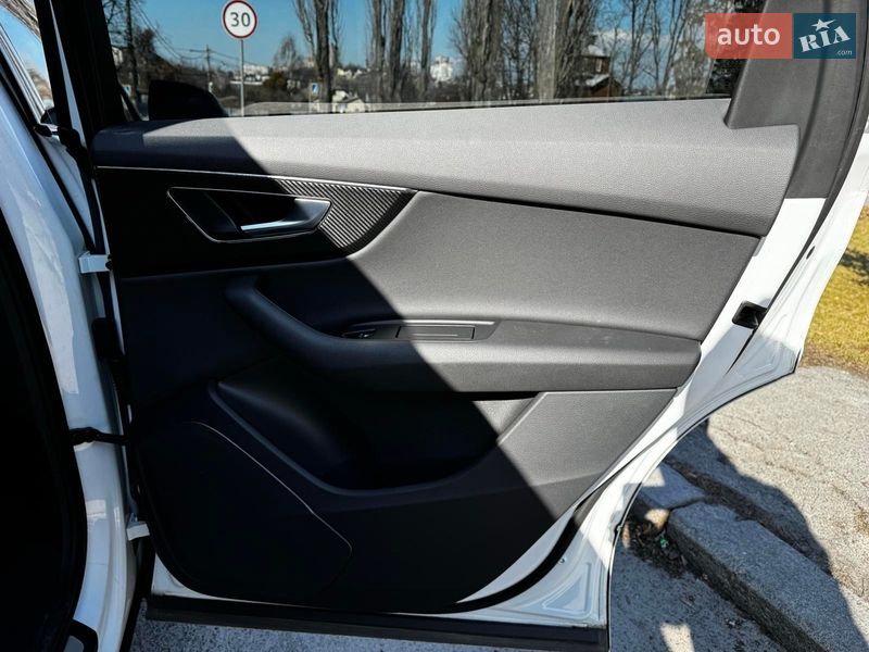 Позашляховик / Кросовер Audi Q7 2023 в Києві фото 35 Позашляховик / Кросовер Audi Q7 2023 в Києві