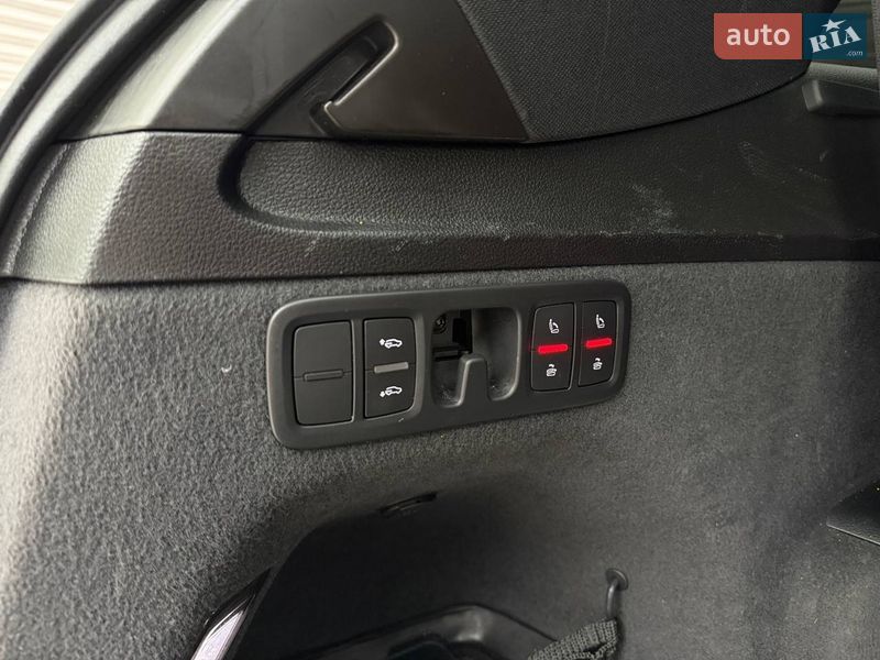 Позашляховик / Кросовер Audi Q7 2016 в Києві фото 28 Позашляховик / Кросовер Audi Q7 2016 в Києві