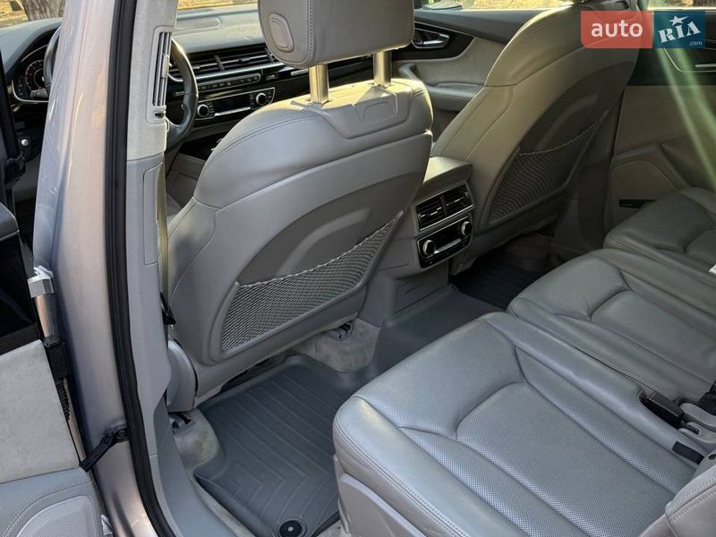Внедорожник / Кроссовер Audi Q7 2015 в Киеве