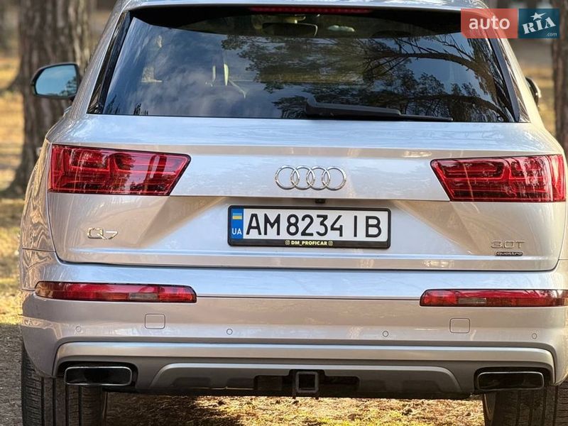 Внедорожник / Кроссовер Audi Q7 2015 в Киеве