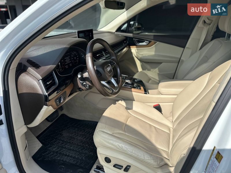 Внедорожник / Кроссовер Audi Q7 2016 в Киеве