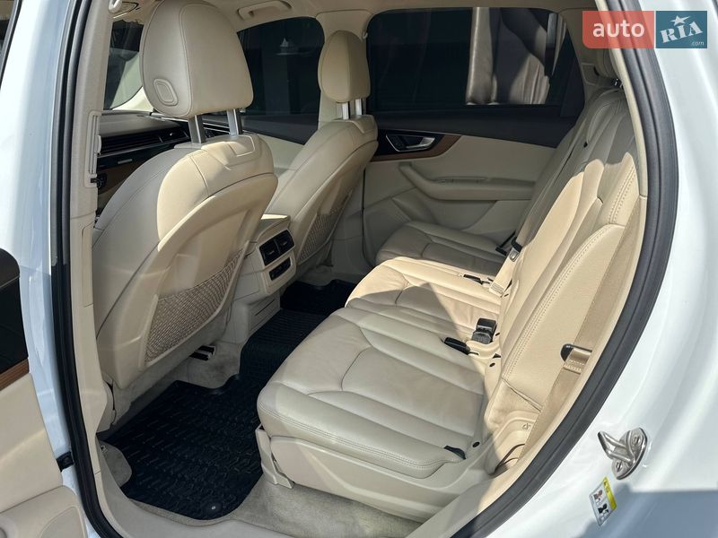 Внедорожник / Кроссовер Audi Q7 2016 в Киеве
