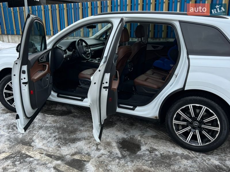 Внедорожник / Кроссовер Audi Q7 2019 в Киеве