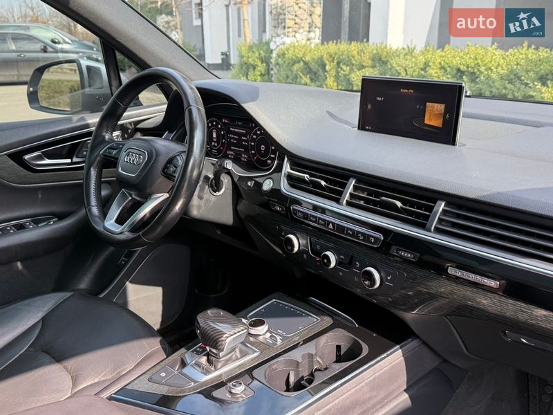Внедорожник / Кроссовер Audi Q7 2017 в Стрые