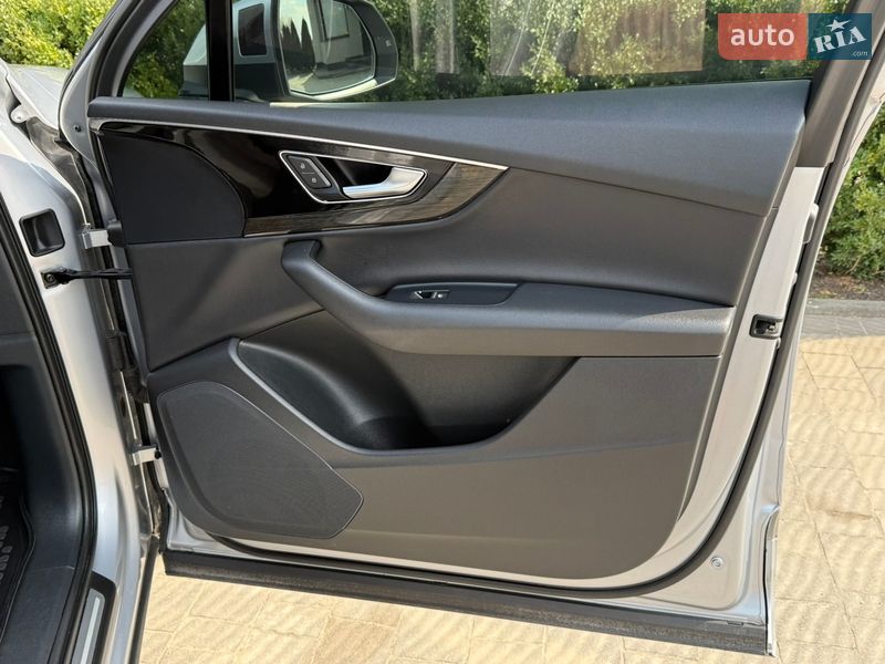 Внедорожник / Кроссовер Audi Q7 2017 в Стрые