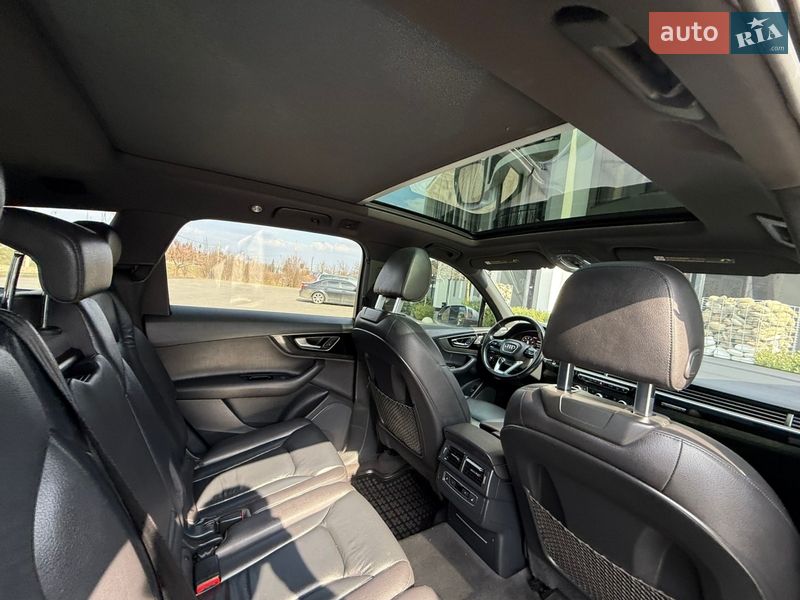 Внедорожник / Кроссовер Audi Q7 2017 в Стрые