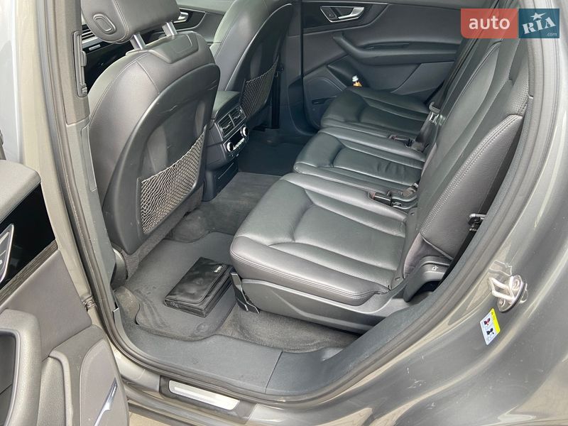 Внедорожник / Кроссовер Audi Q7 2016 в Черновцах