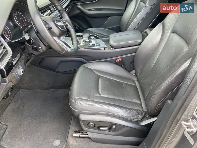Внедорожник / Кроссовер Audi Q7 2016 в Черновцах