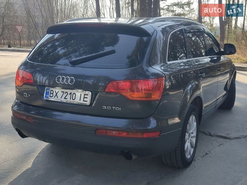 Внедорожник / Кроссовер Audi Q7 2006 в Нетешине