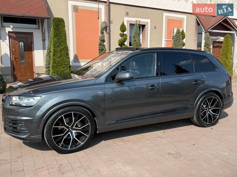 Внедорожник / Кроссовер Audi Q7 2016 в Стрые