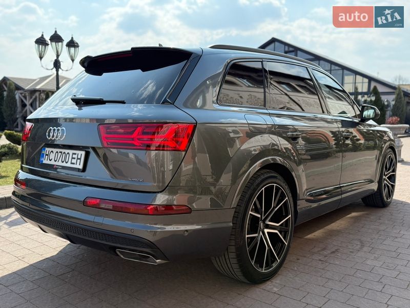 Внедорожник / Кроссовер Audi Q7 2016 в Стрые