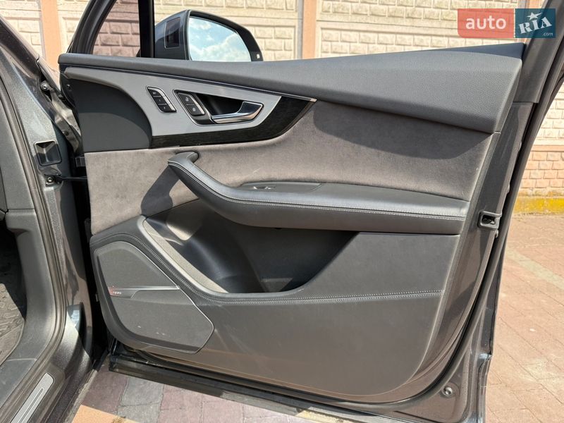 Внедорожник / Кроссовер Audi Q7 2016 в Стрые