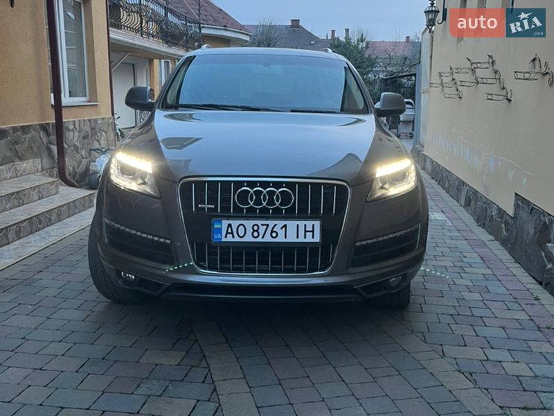 Позашляховик / Кросовер Audi Q7 2015 в Ужгороді