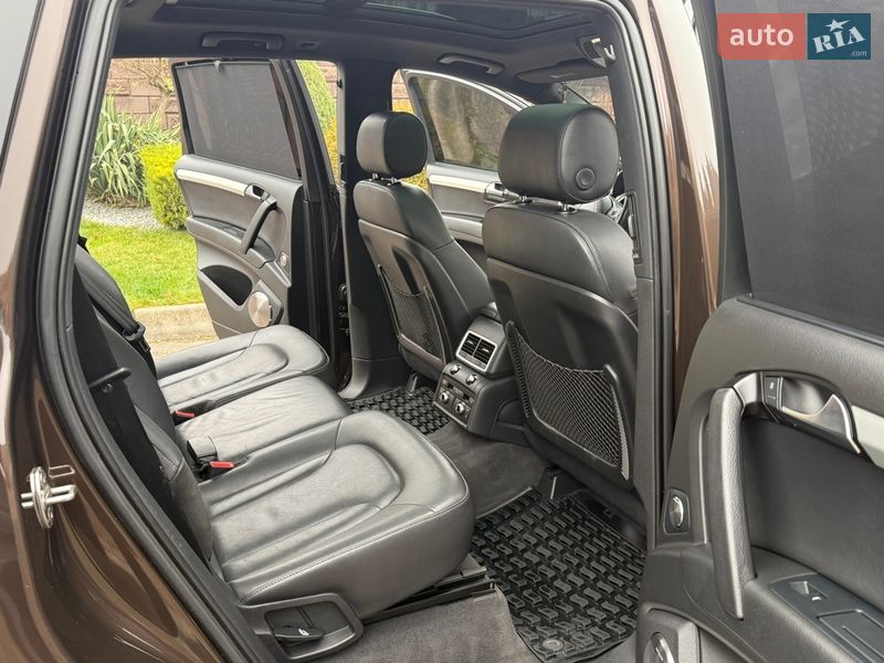 Позашляховик / Кросовер Audi Q7 2010 в Рівному