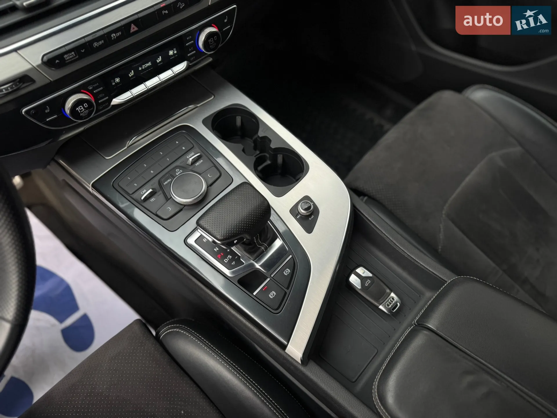 2016 Audi Q7 - мініатюра 17