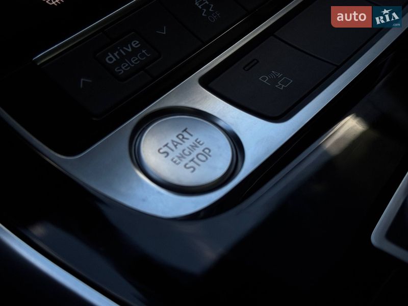 Позашляховик / Кросовер Audi Q7 2019 в Рівному