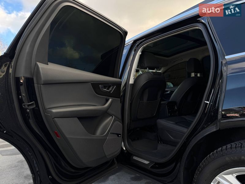 Позашляховик / Кросовер Audi Q7 2019 в Рівному