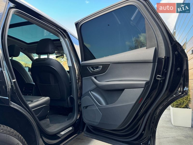 Позашляховик / Кросовер Audi Q7 2019 в Рівному