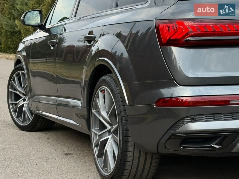 Внедорожник / Кроссовер Audi Q7 2020 в Ровно