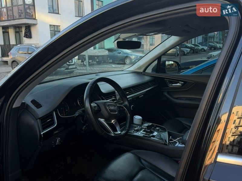 Внедорожник / Кроссовер Audi Q7 2015 в Киеве