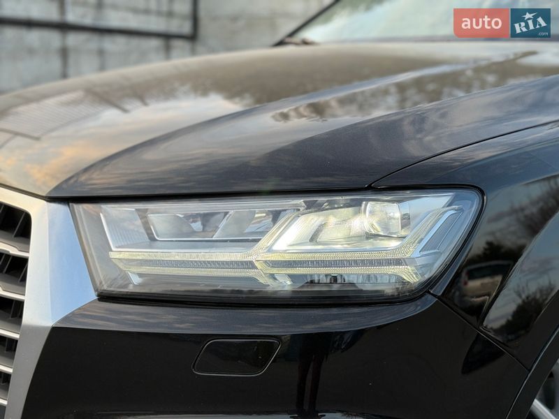 Внедорожник / Кроссовер Audi Q7 2015 в Ровно