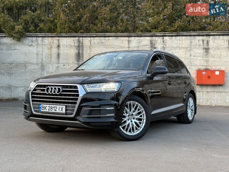 Внедорожник / Кроссовер Audi Q7 2015 в Ровно