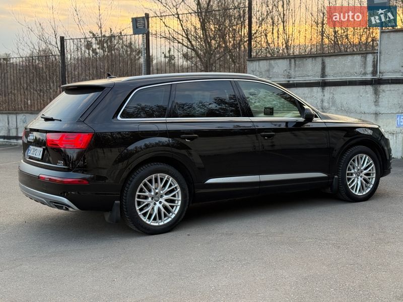 Внедорожник / Кроссовер Audi Q7 2015 в Ровно