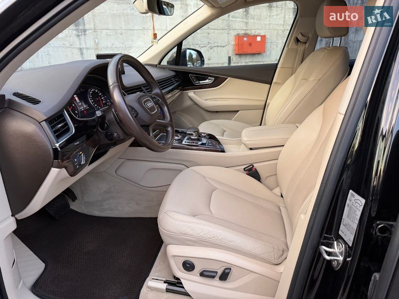 Внедорожник / Кроссовер Audi Q7 2015 в Ровно