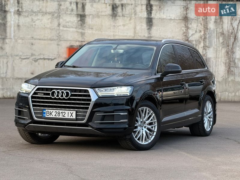 Внедорожник / Кроссовер Audi Q7 2015 в Ровно