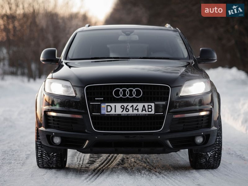 インフィニティ audi_q7__636607122fx.jpg
