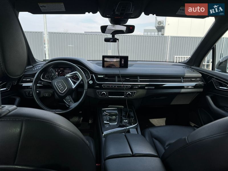 Позашляховик / Кросовер Audi Q7 2017 в Мукачевому