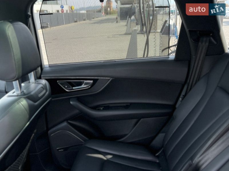 Позашляховик / Кросовер Audi Q7 2017 в Мукачевому