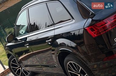Позашляховик / Кросовер Audi Q7 2017 в Мукачевому