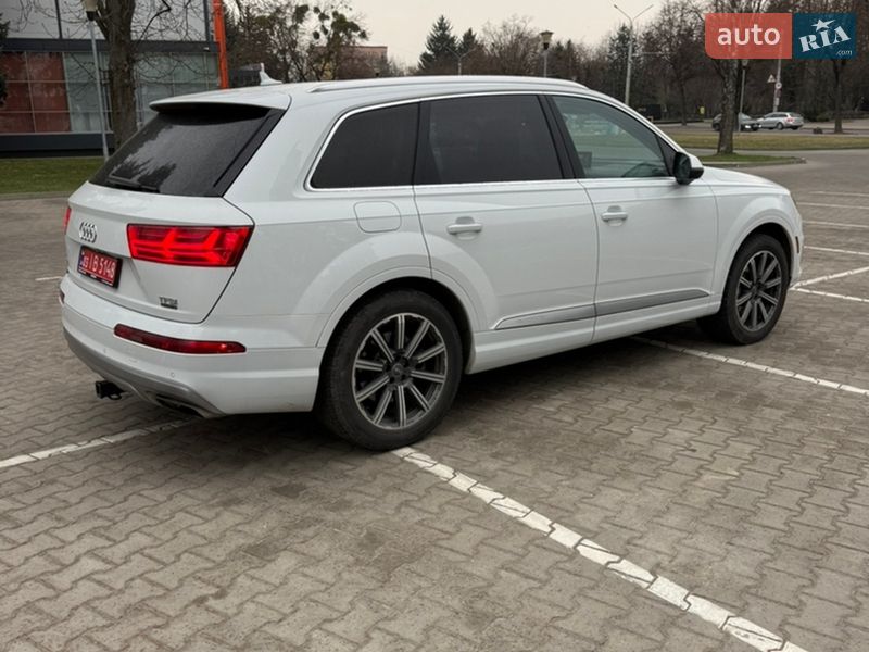 Внедорожник / Кроссовер Audi Q7 2016 в Луцке