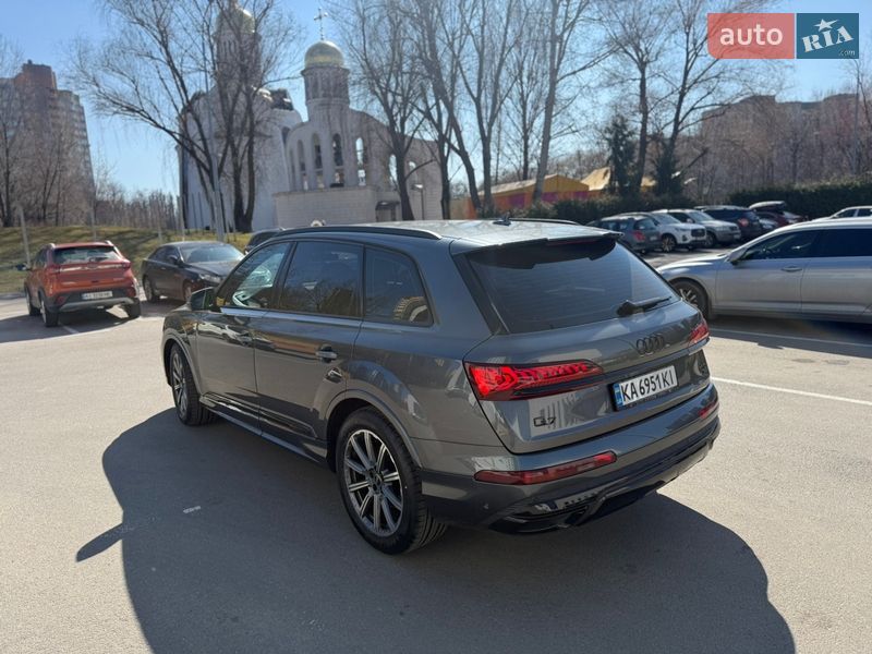 Внедорожник / Кроссовер Audi Q7 2023 в Киеве