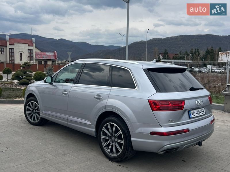 Внедорожник / Кроссовер Audi Q7 2016 в Хусте