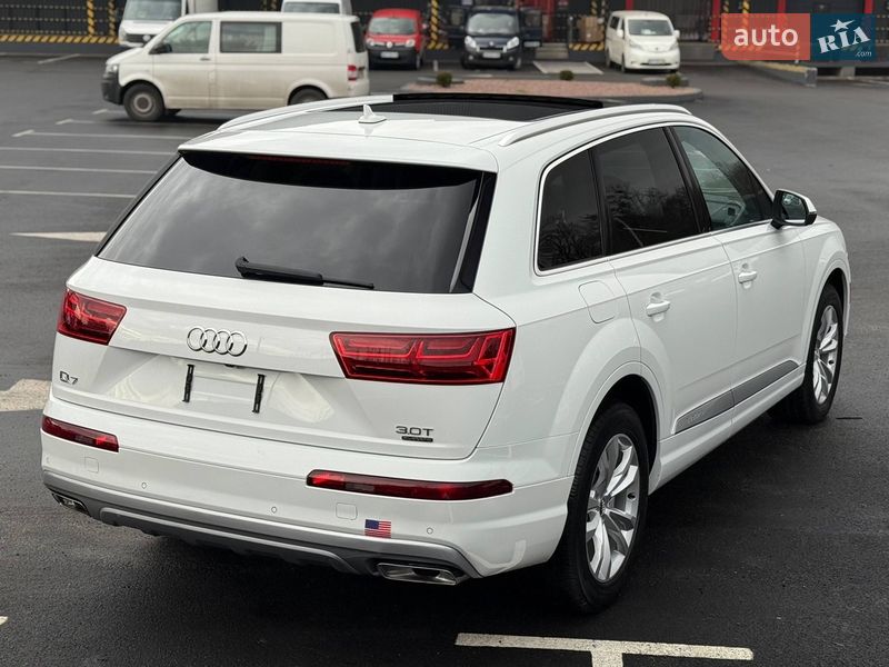 Внедорожник / Кроссовер Audi Q7 2015 в Киеве